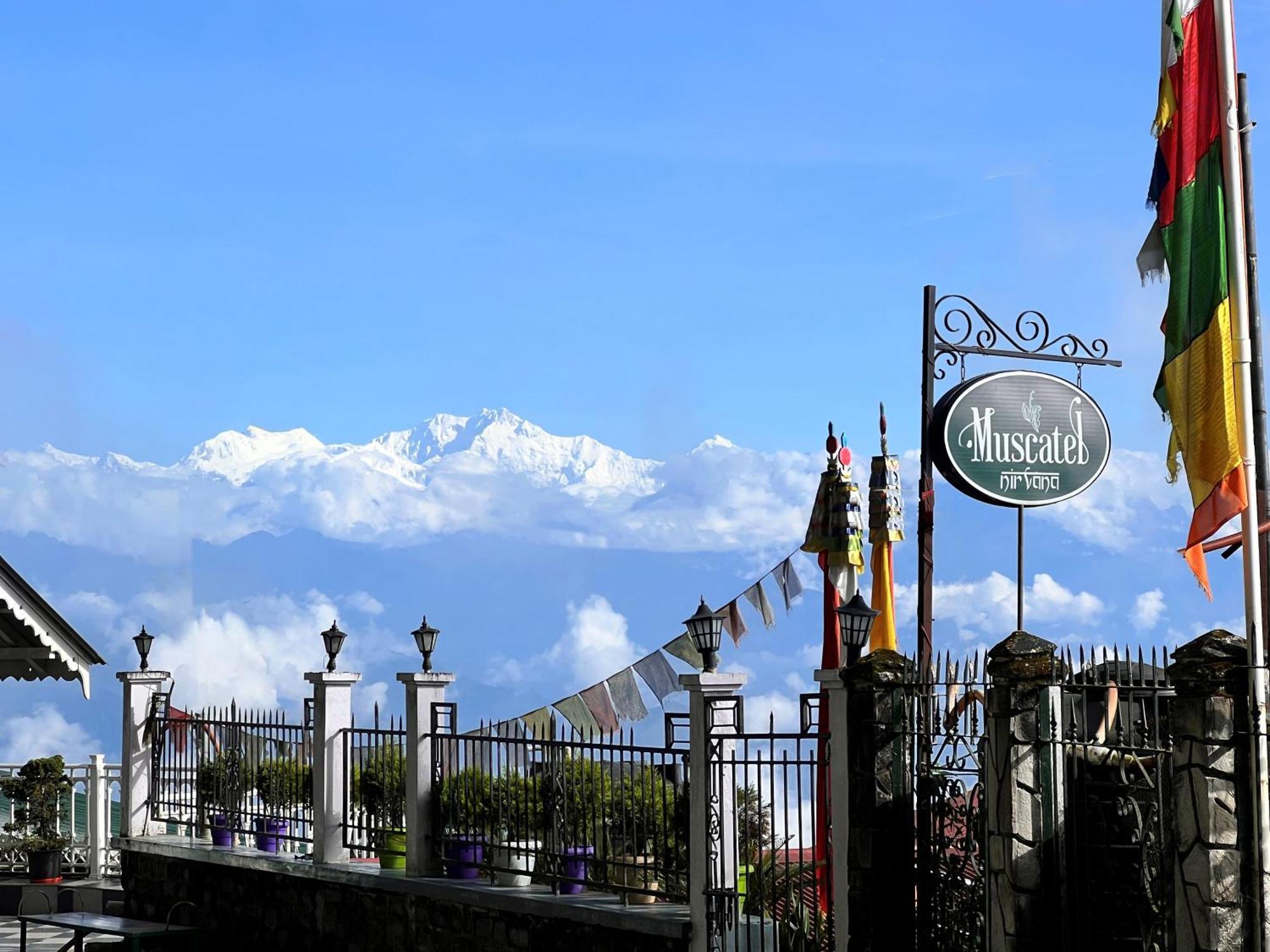 Hotel Muscatel Nirvana - At The Mall Road Darjeeling  Esterno foto